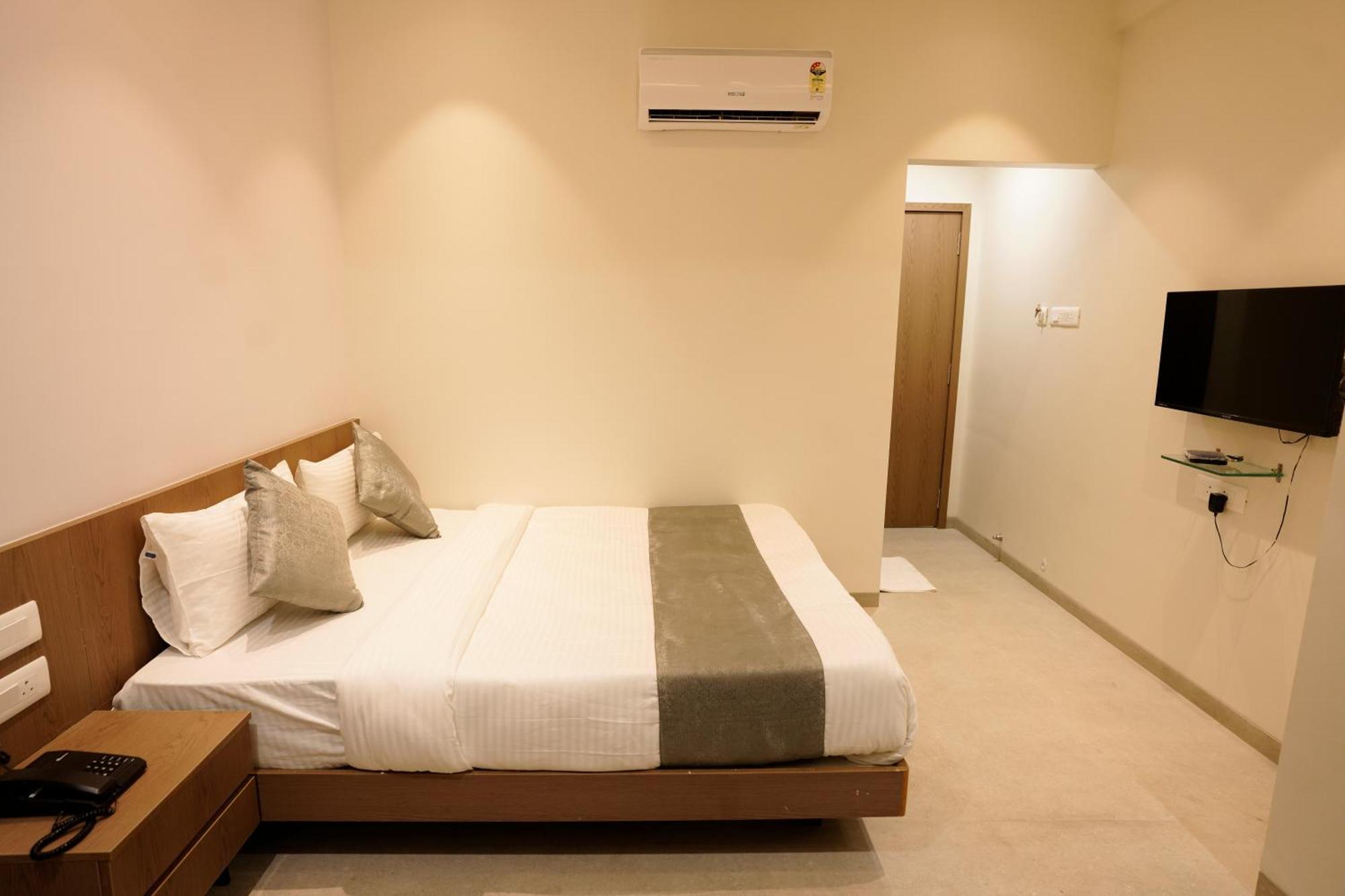 אאורנגבד A Square Executive Hotel מראה חיצוני תמונה