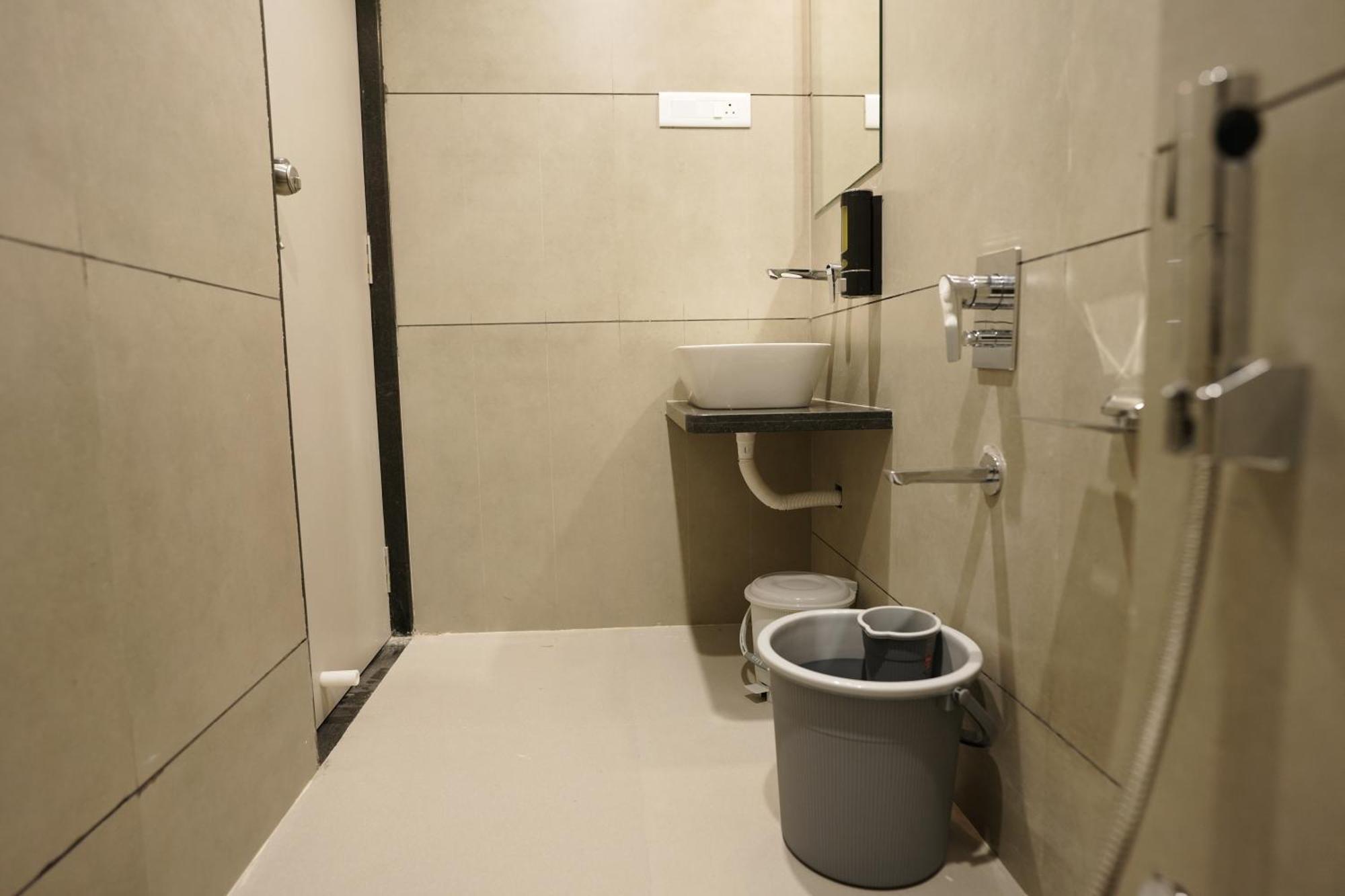 אאורנגבד A Square Executive Hotel מראה חיצוני תמונה