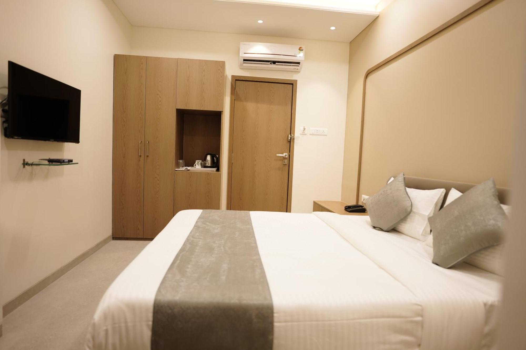 אאורנגבד A Square Executive Hotel מראה חיצוני תמונה