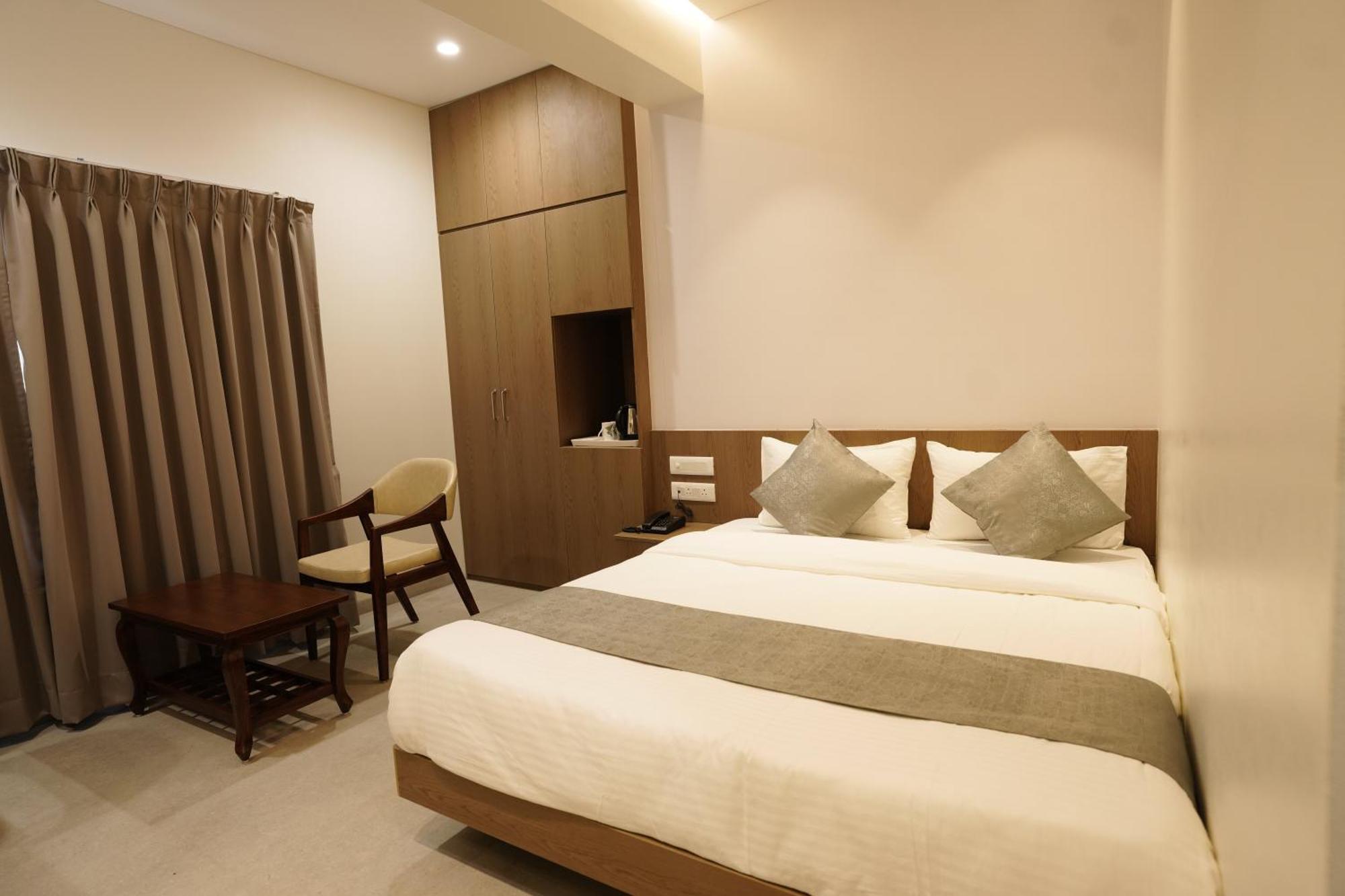 אאורנגבד A Square Executive Hotel מראה חיצוני תמונה