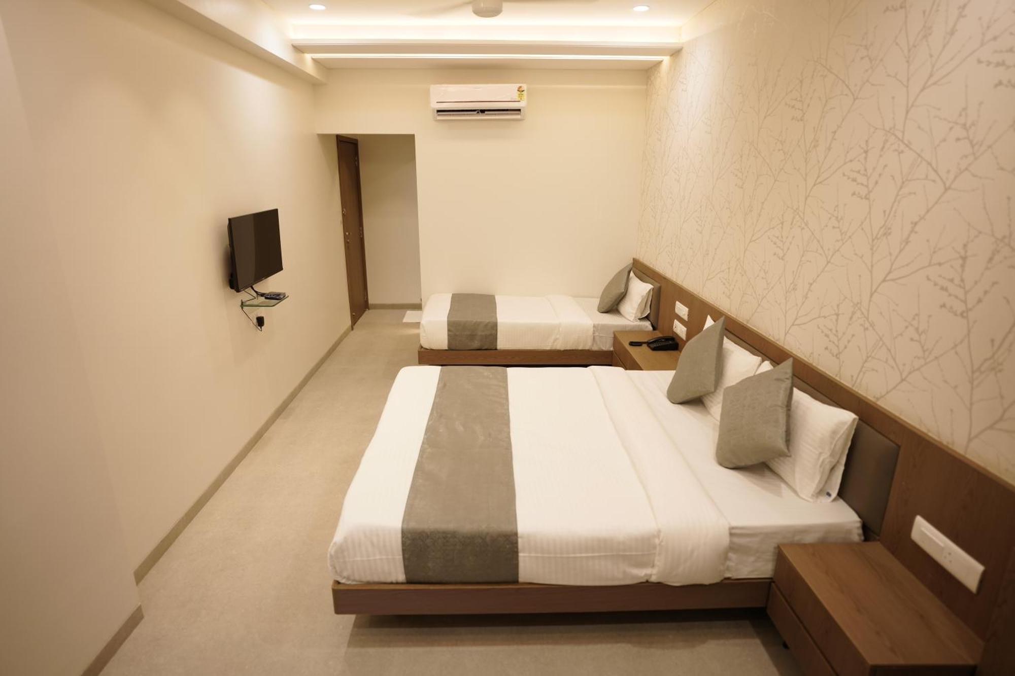 אאורנגבד A Square Executive Hotel מראה חיצוני תמונה
